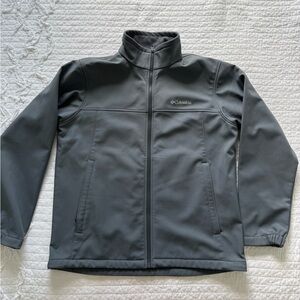 Men’s fleece lined Columbia jacket. Large